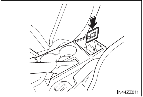 BMW X3. Plateau de console centrale